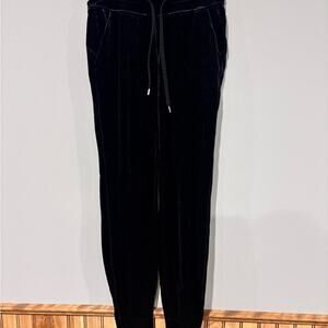 Lululemon Ready to Crush Velour Joggers - Black - Size 4